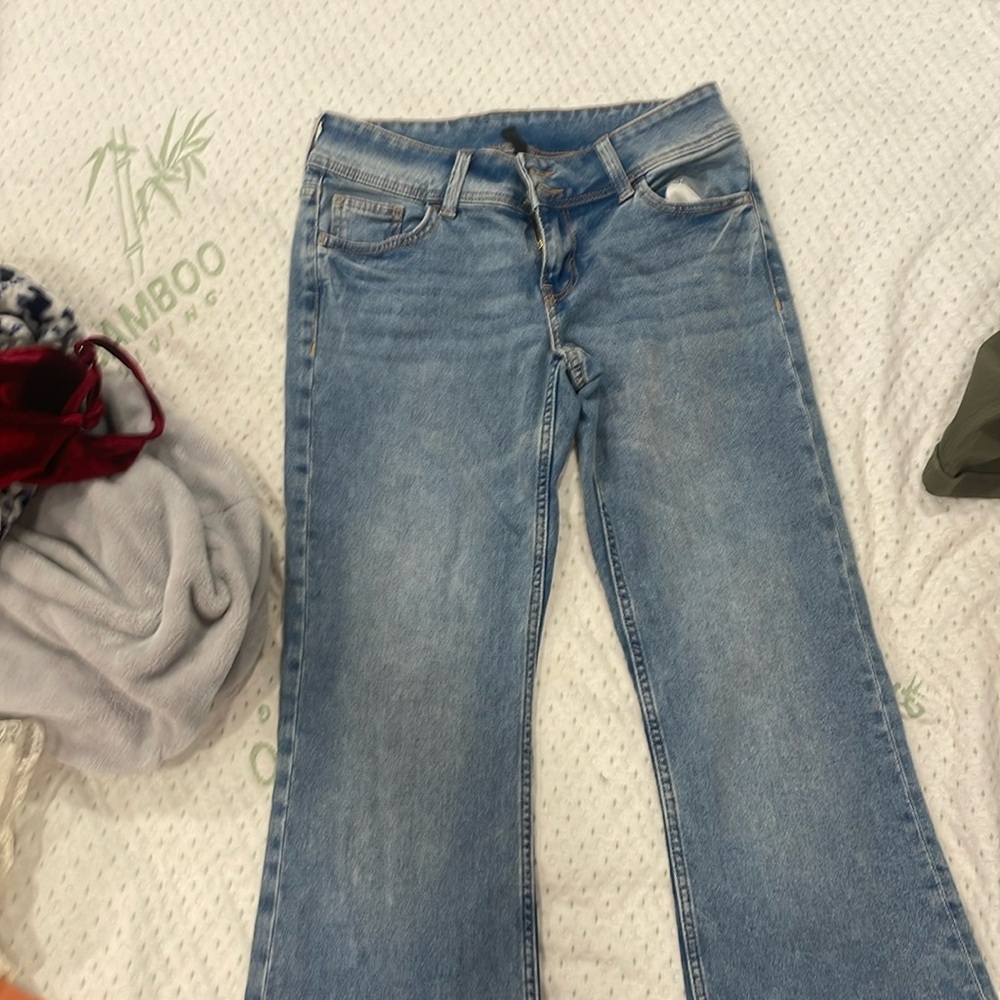 Low rise jeans